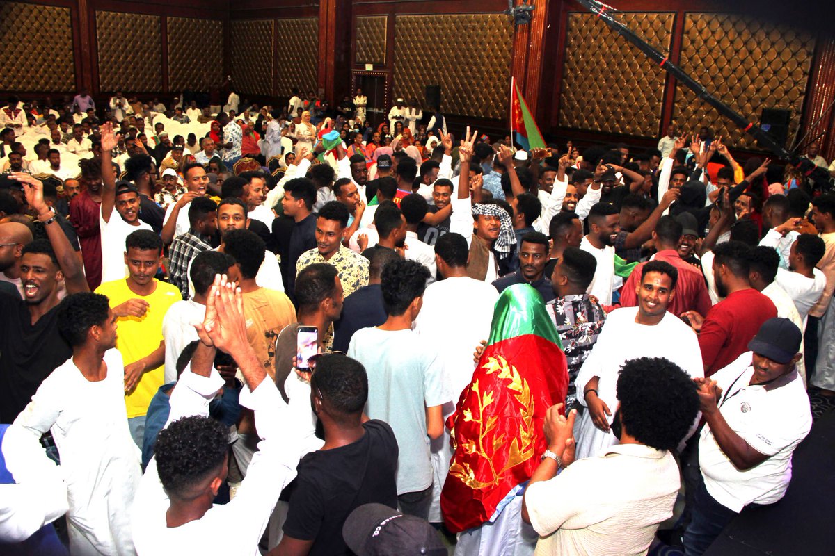 um_brood's tweet photo. إحتفلت يوم الخميس الموافق 23 مايو 2024 الجالية #الإرتريا في دولة #قطر تحت شعار
" ضمان السلام بالتصدي" وقد تقدم الحضور الجماهيري  سعادة السيد/ علي إبراهيم أحمد سفير دولة إرتريا لدى قطر وحضور مميز من أعضاء السلك الدبلوماسي ، وجمع غفير من المواطنين والمواطنات. https://t.co/EdNkyUp03u