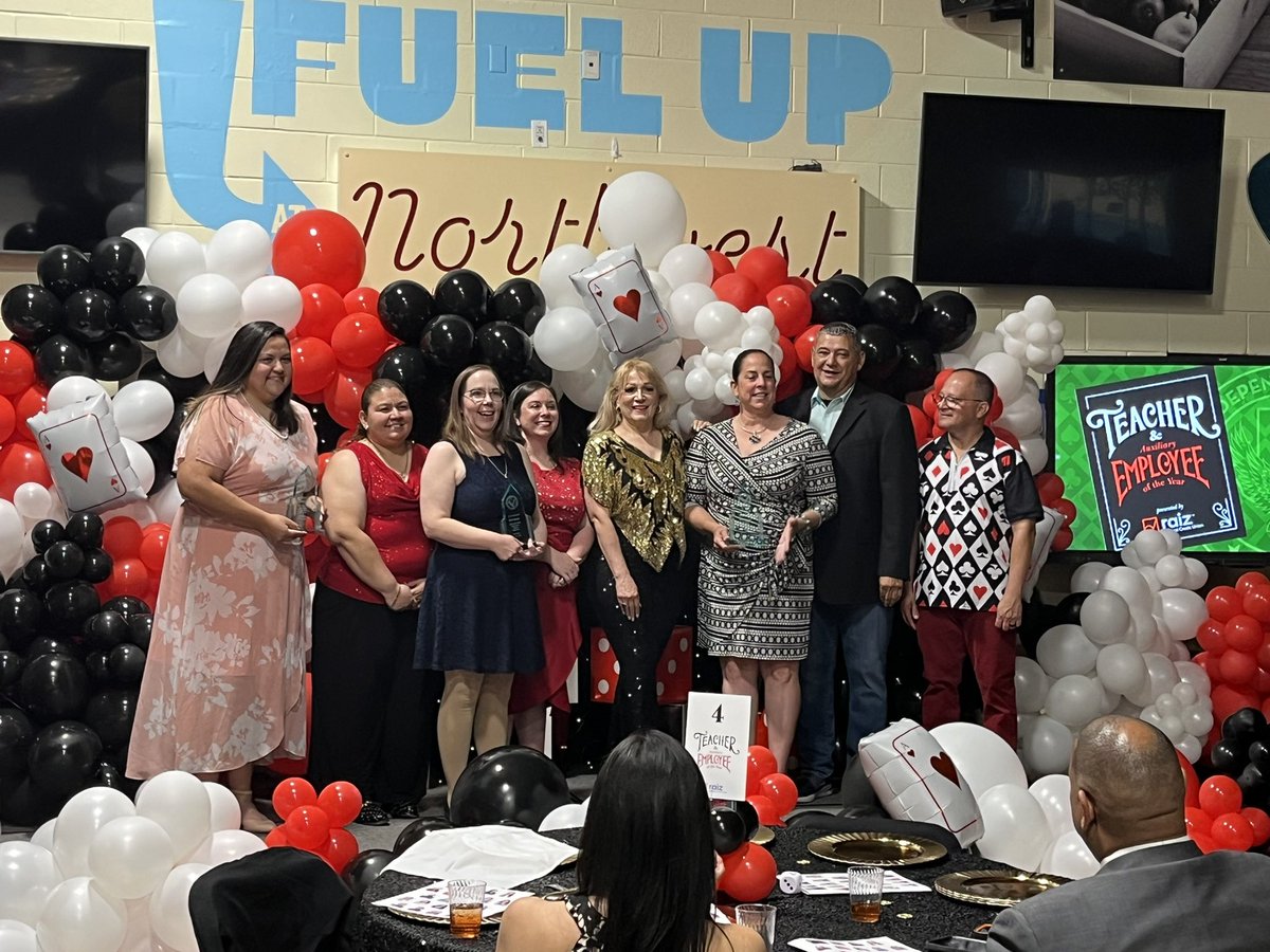 A big congratulations to Mrs. Zeh, our very own district teacher of the year! A very well deserved recognition for her hard work and dedication!
.
.
@canutilloisd @epccnews #teacheroftheyear #teacherlife