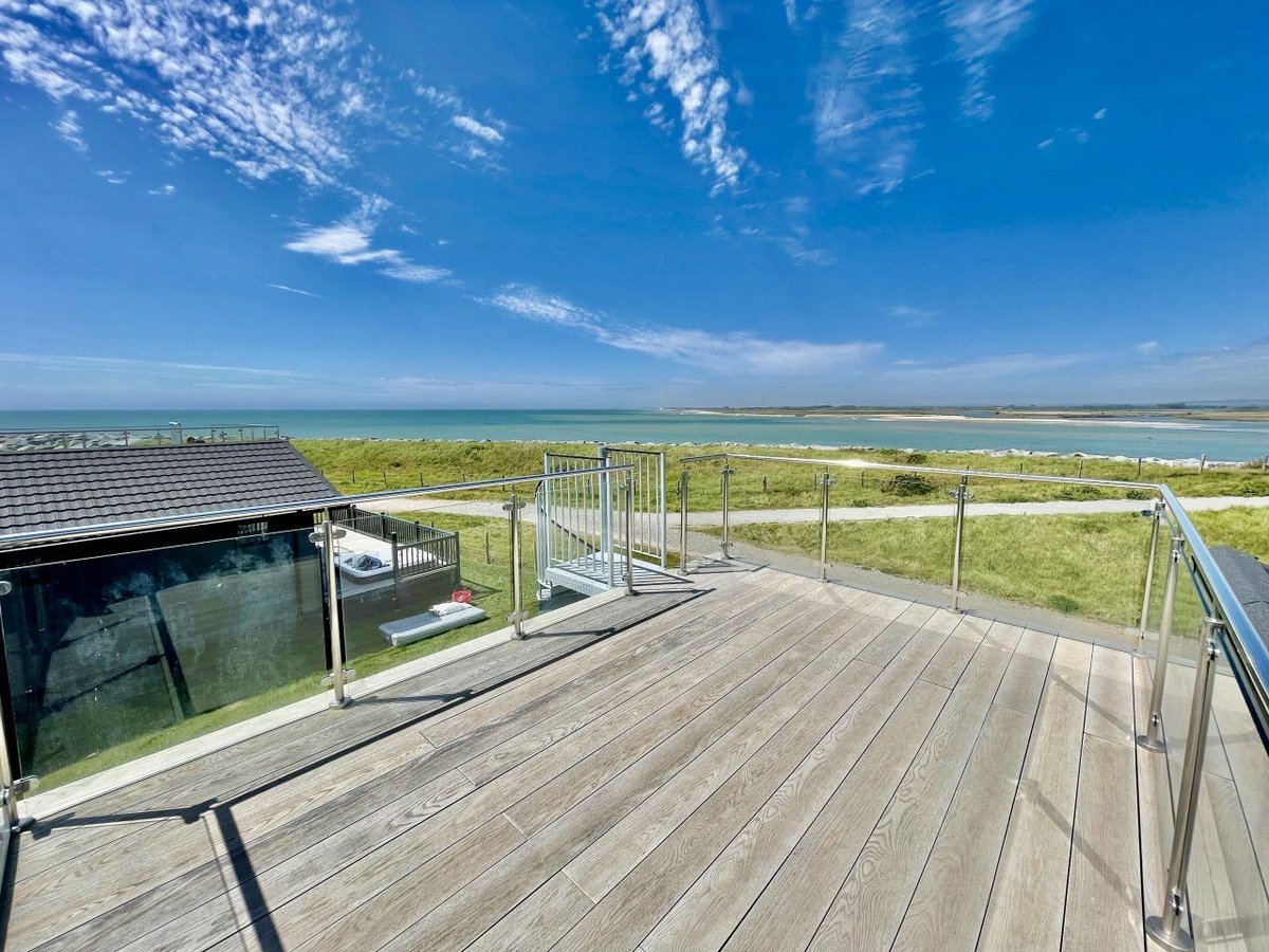 POV: You spend your bank holiday weekend here 😍

🏡 Omar Spinney Super Lodge, Sea Bay Resort

#sealbay #sealbayresort #westsussex #luxurylodge