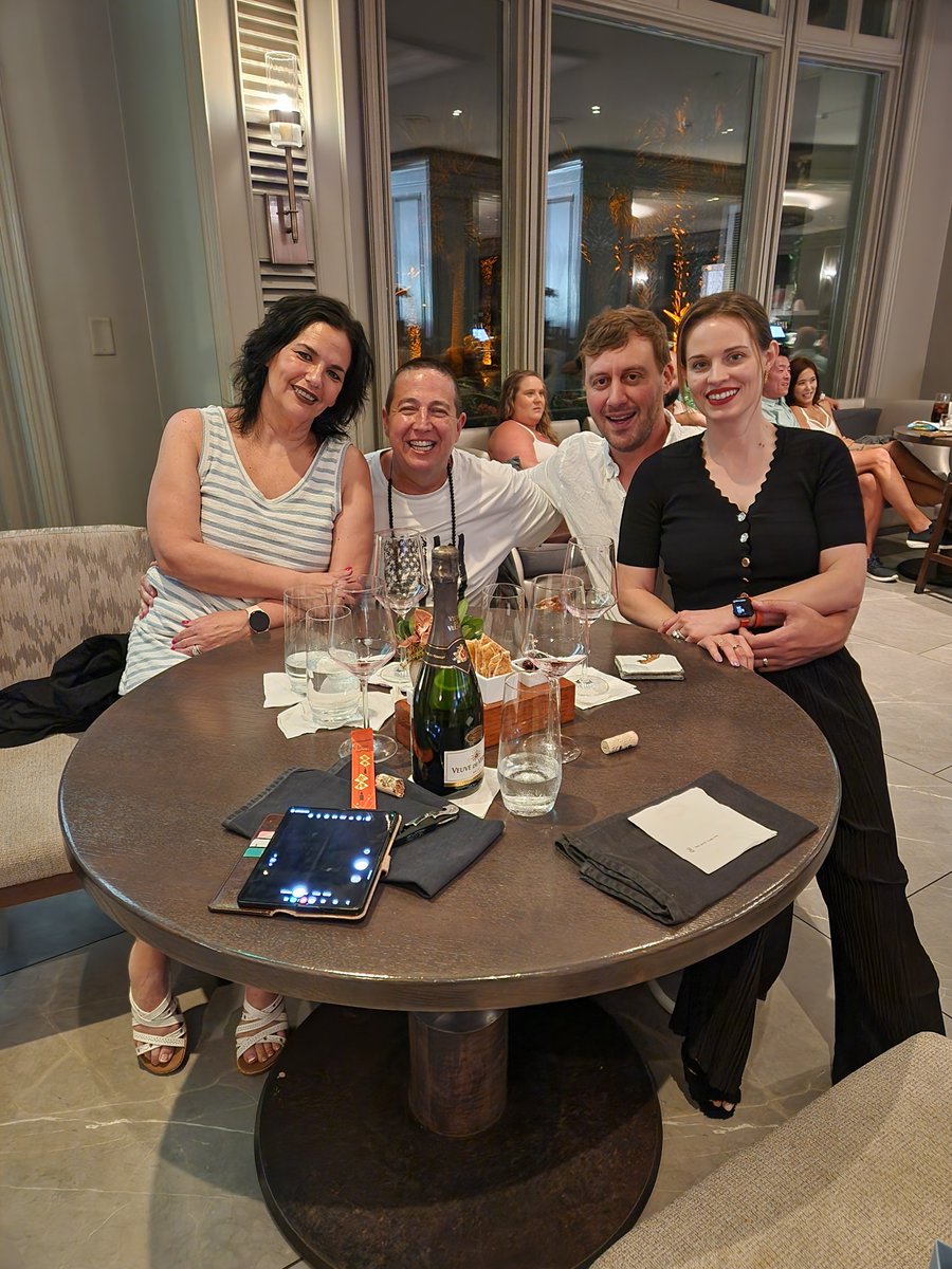 DigPerspectives's tweet image. What a great night we had with these two incredible people!
@PerianneDC and Court.

Big things cooking for the #Crypto space. 

Watch out for upcoming news from @DigitalChamber and #XRPLV.
@Ripple @bgarlinghouse @MonicaLongSF