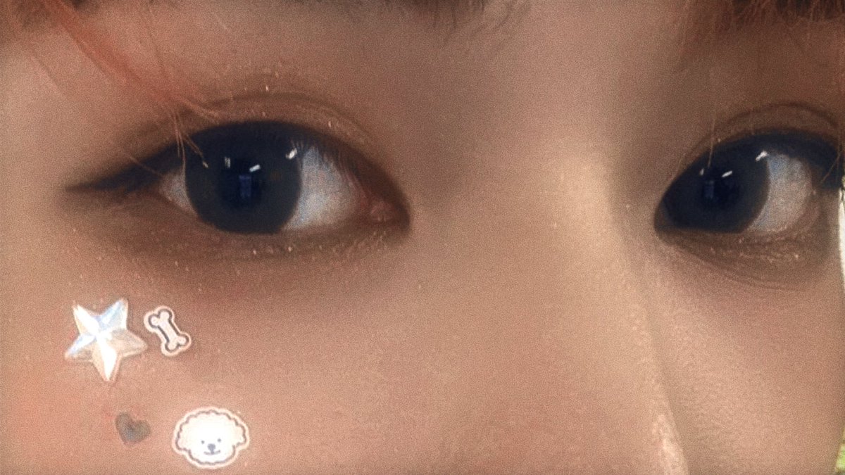 ☆ (@chenlewall) on Twitter photo 