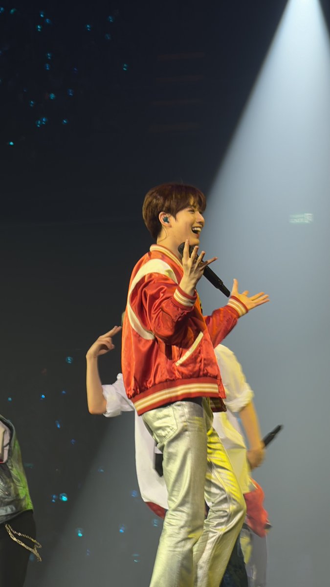 mysepwithb_j's tweet photo. สวยมากกก 🥹🥹🥹😭😭 #TREASURE_REBOOT_IN_BANGKOK https://t.co/dt5PtavDQC