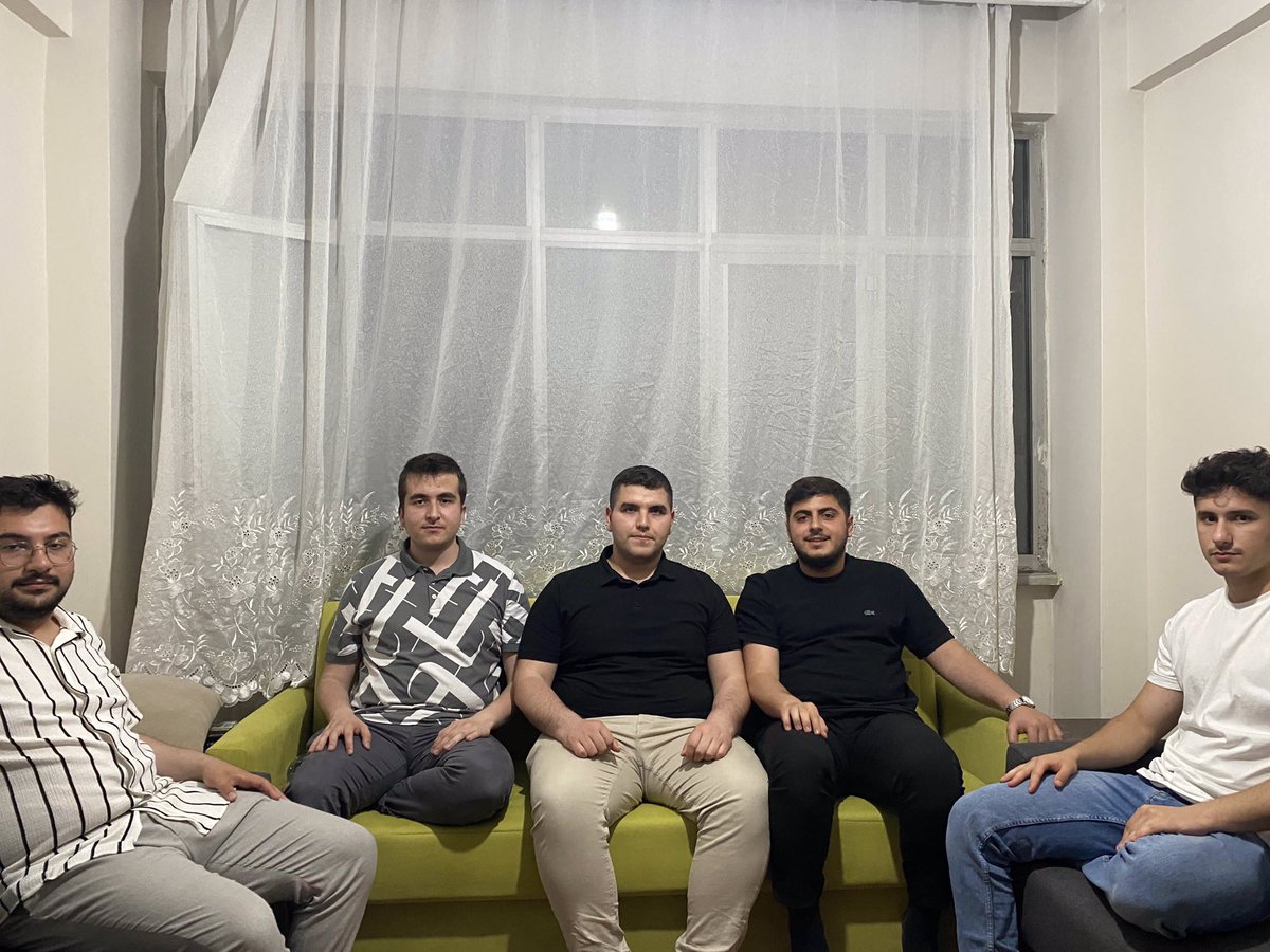 Anadolu Gençlik Derneği Sabahattin Zaim Üniversitesi teşkilatımızın 9.Dönem reisi Ömer Kuzu reisimiz, teşkilat evimizi ziyarete geldi. 

Hoş sohbetlerinden ve aktarmış oldukları tecrübelerinden ötürü; kıymetli reisimize teşekkür ederiz.