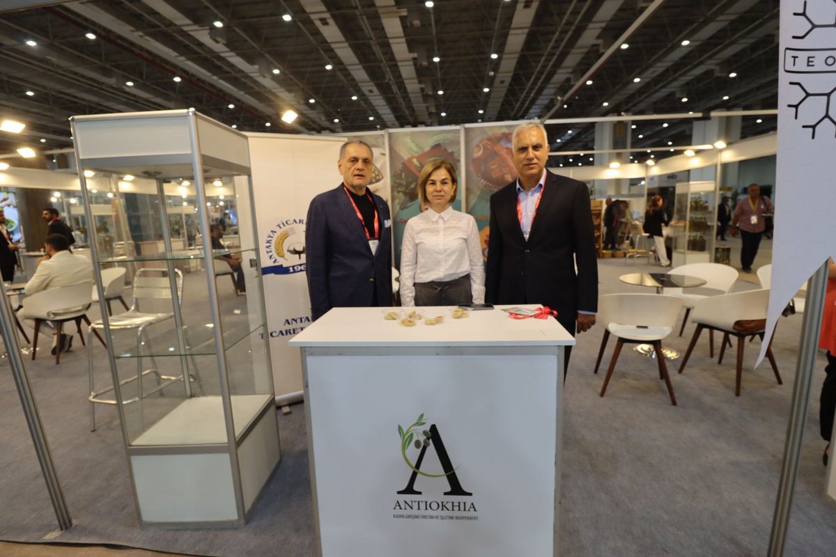 Antakyatb's tweet photo. İzmir Fuar Merkezin’de gerçekleştirilen 11. Olivtech Zeytin, Zeytinyağı, Süt Ürünleri, Şarap ve Teknolojileri Fuar’ından görüntüler. https://t.co/J9V7J8Rmrn