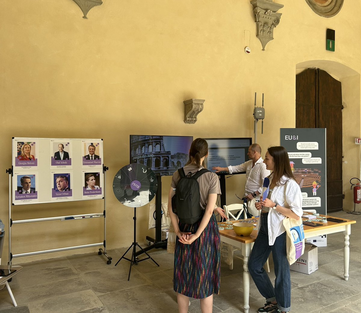 EUI_Schuman's tweet photo. 📍The Schuman Centre is with @eu_elections at the #OpenDay of Villa Salviati, where the Historical archives of the Union are. 

Come join us &amp; don’t forget to use the app 🫴🏻✨ https://t.co/wrNtx4LwKY

#EUandI #EPelections #SOU2024 #HAEU https://t.co/TaiszIpMBr