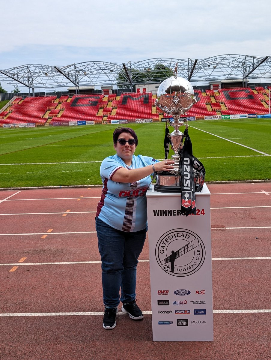 Got my hands on the #FaTrophy today @GatesheadFC #heedarmy #worclub