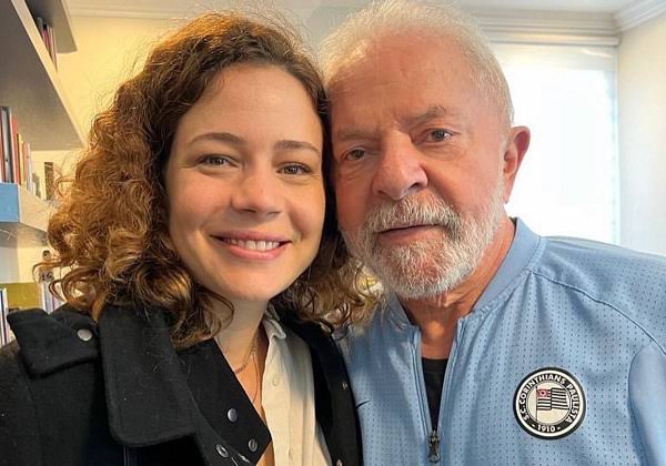 Bom dia Petistas! Maravilhosa Leandra Leal e Luiz Inácio Lula da Silva! Linda foto ❤❤