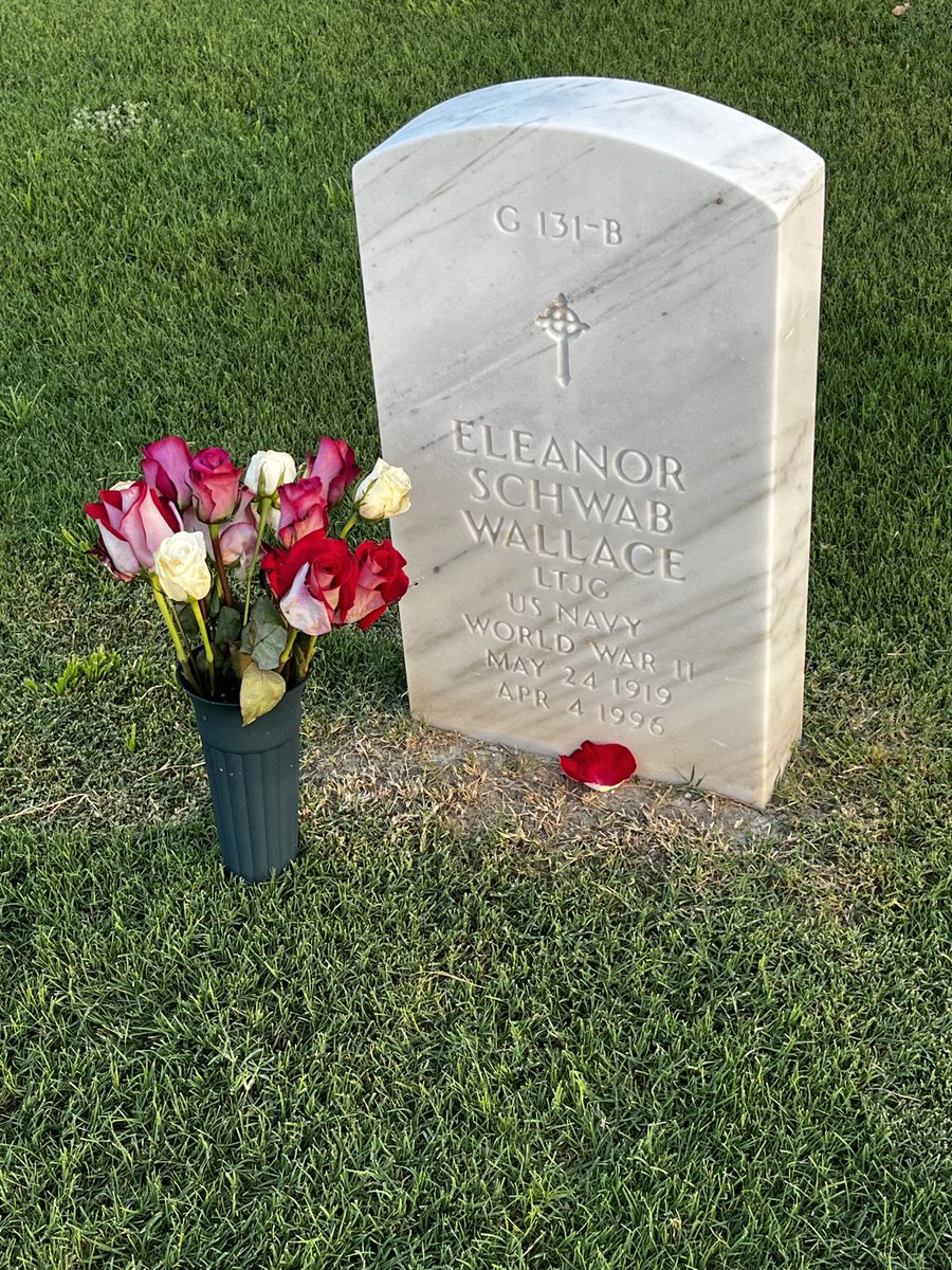 EJaneWench's tweet image. #RIP LCDR TL Wallace USS Aaron Ward USS Broome #WWII LtJG Eleanor S Wallace #CodeGirl #WWII #MemorialDay2024