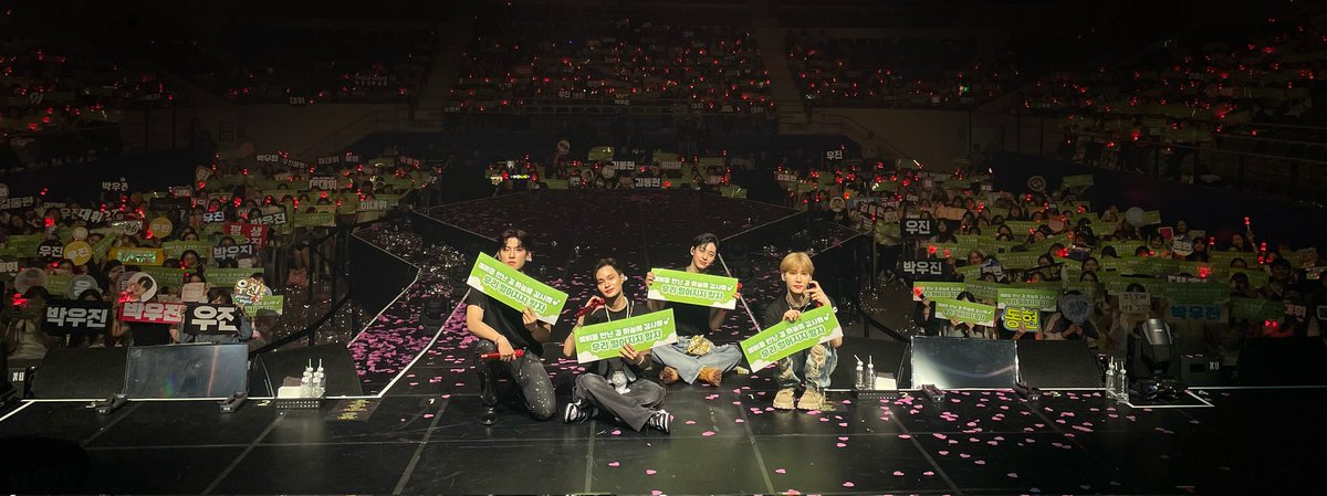 AB6IX's tweet image. [📷]
240525 2024 AB6IX FAN CONCERT 'Find YOU' DAY 1 🖤
ABNEW의 사랑 속에서 
무사히 첫날 공연 완료 ৻(≧ᗜ≦৻)
오랜만에 무대에서 함께해서 너무 즐거웠어요🙌
내일도 큰 함성소리 들려주세요🔥🔥🔥
조심히 들어가세요✨

#AB6IX #에이비식스
#Find_YOU