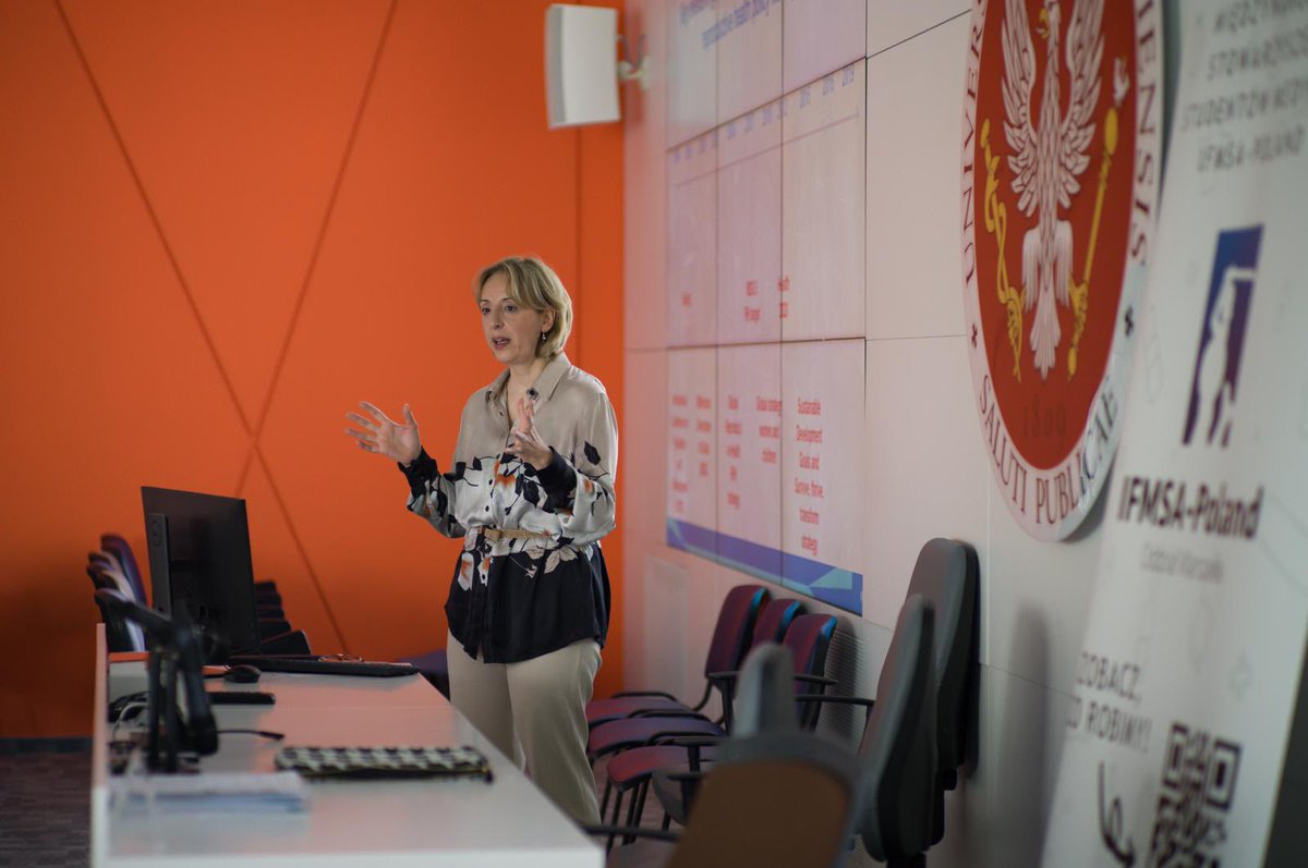 Nina Berdzuli tweet media