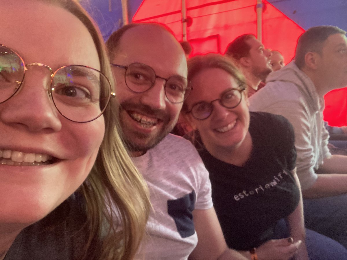 ingerutsaert's tweet photo. Klaar voor Code Rood met mijn mede-nerds van vandaag @nerdlandbe #nerdlandfestival #esterierwifi https://t.co/OML1MJizN9
