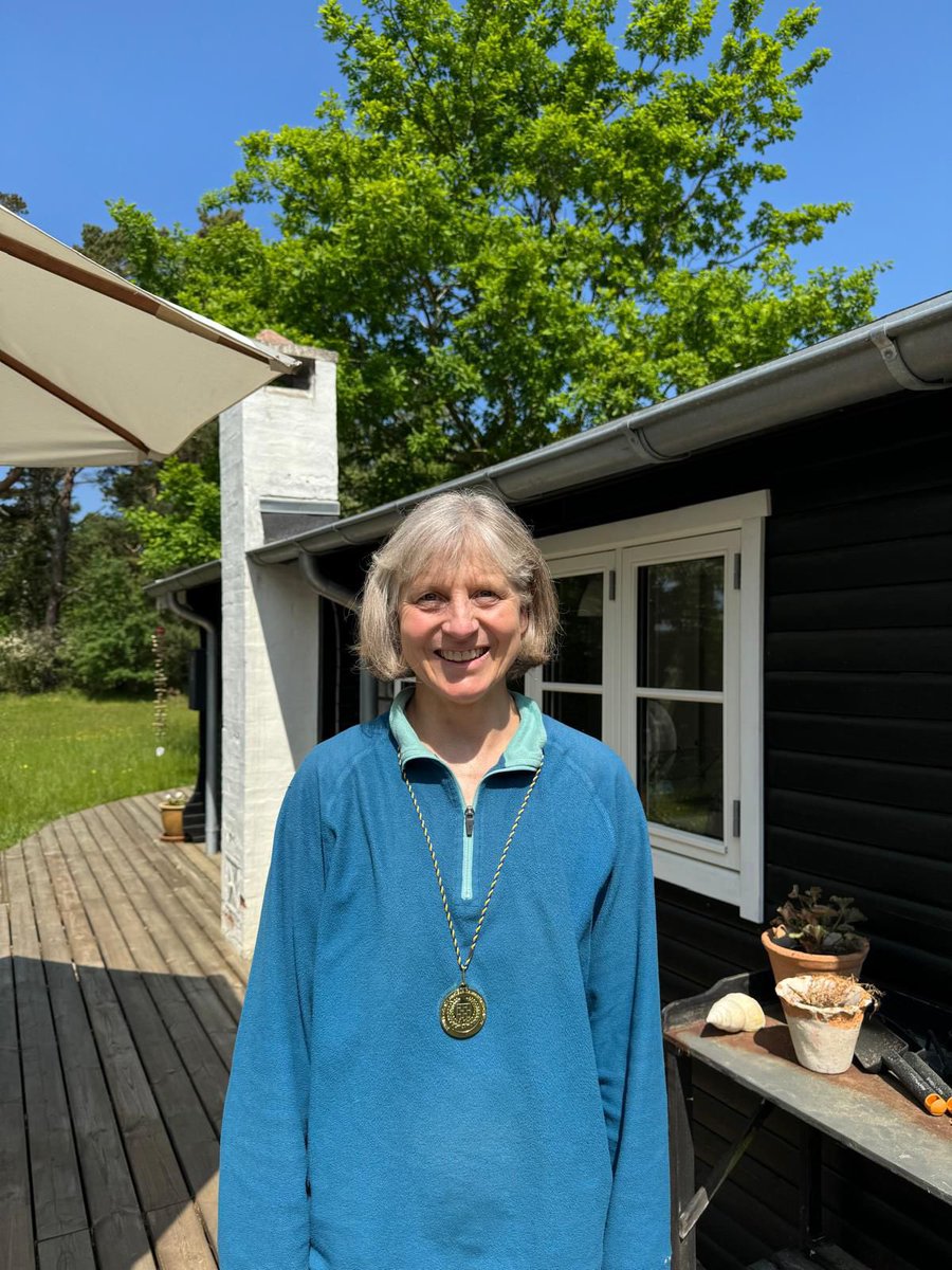 Congratulations to Heidi Dawley who won Gold in a new personal best time in the Women’s 60-64 Years 200m Freestyle at the Erith Masters Meet! 

#MastersSwimming
#Racing #Competition 
#Team #Character #Performance
#SEPerformanceCentre🏴󠁧󠁢󠁥󠁮󠁧󠁿