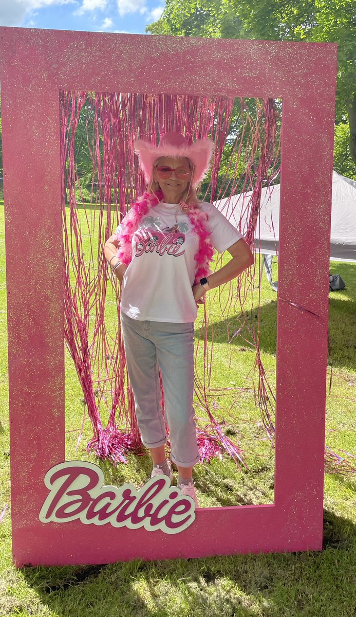 jackielovesmatt's tweet photo. Getting my Barbie on! https://t.co/oeYcR7SgaG