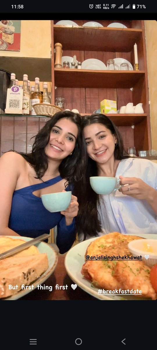 With #anjalisinghshekhawat 🍵 💕 ☕
#MadhuriJain
#Madhuri