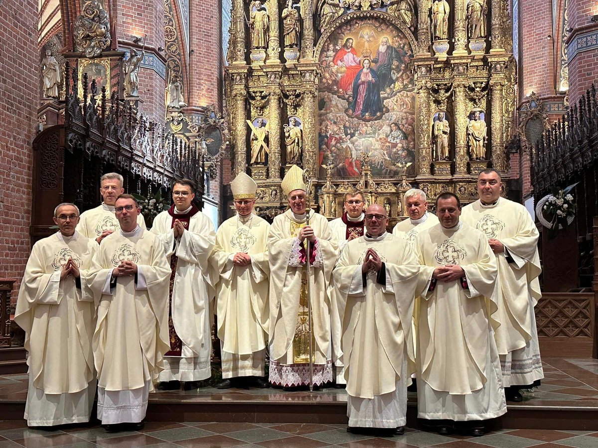 <a href="/diecezjapelplin/">Diecezja Pelplińska</a> ma dwóch nowych kapłanów! 
Bogu niech będą dzięki!