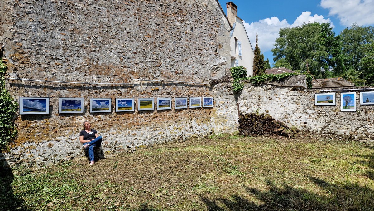 Expo en place pour Artistes en mai à Frémainville. Le soleil est au rendez-vous. #Vexin #Frémainville #expophoto #PBoucher