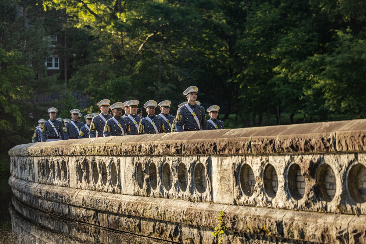 Marching Proud! The Class of 2024 marches across the Lusk Bridge toward Michie Stadium. #likenonebefore #DutyHonorCountry