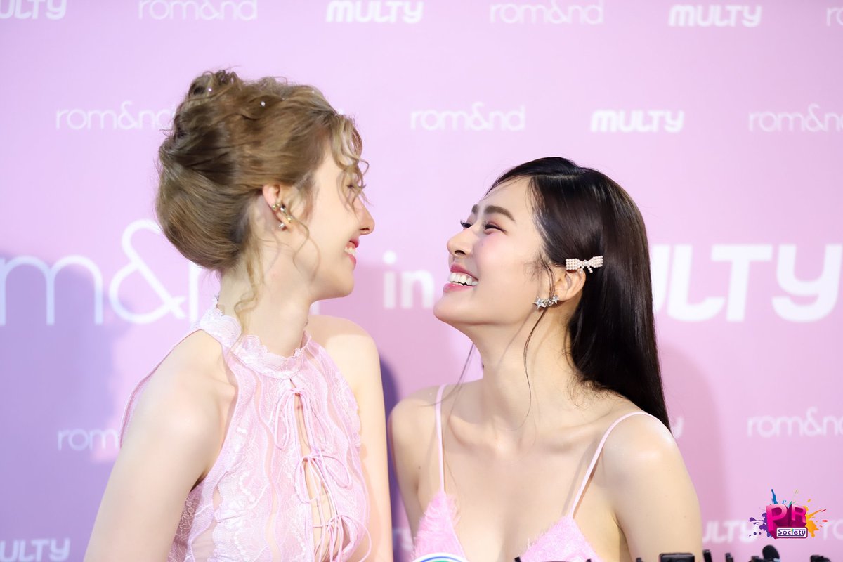 xxwearp_'s tweet photo. ฉีดยาให้ชั้นตายไปเถิดหมอ 🫠

LINGORM ROMAND 1STPOPUP
#RomandMultyxLingOrm https://t.co/7YzzAP99fS