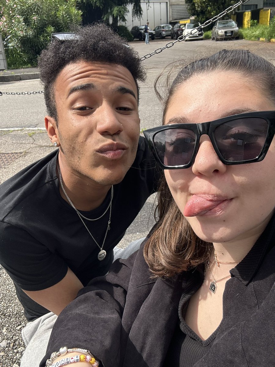 zioleoo's tweet photo. comunque ieri ho visto zoe 😩😩😩😩 non posso spiegare il bene che mi fa ogni volta che rivedo lei e marco❤️‍🩹 https://t.co/7XdSEocZ8K
