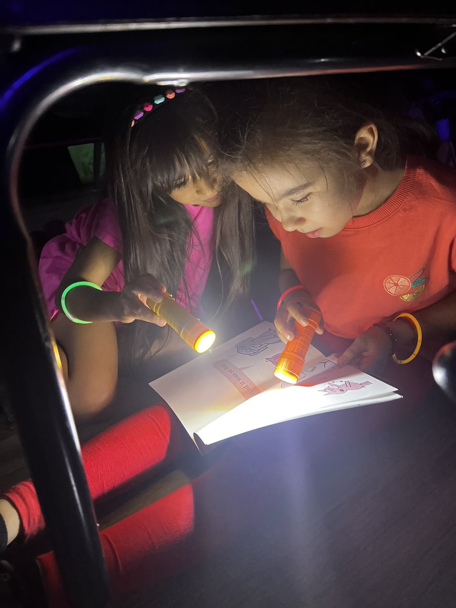 Gateway_Gators's tweet image. #GatewayGators🐊 1st grade scholars Glow Day!! #LeeSchools