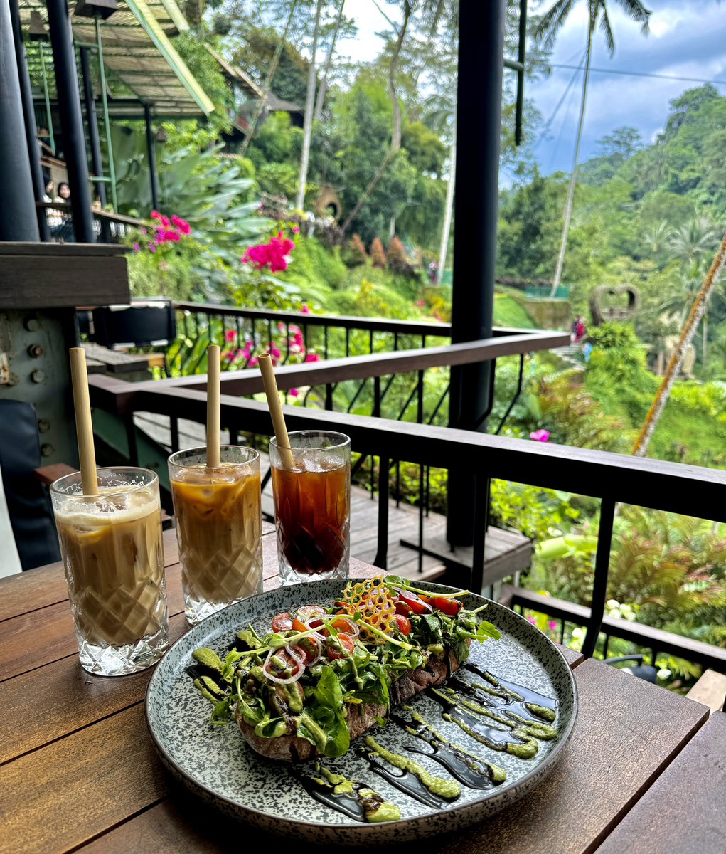 Tegalalang Rice Terrace

天很晴 __________

可以帮我填个空嘛？

#巴厘岛 #德格拉朗梯田 https://t.co/RUcDBdFJ7B