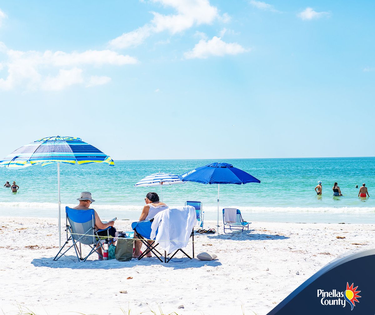 Hitting the beach this Memorial Day weekend? Here are a few tips from our lifeguards at Fort De Soto, Fred Howard Park and Sand Key: Bring an ⛱️, sunscreen, and plenty of cold water for you and your family. 1/2