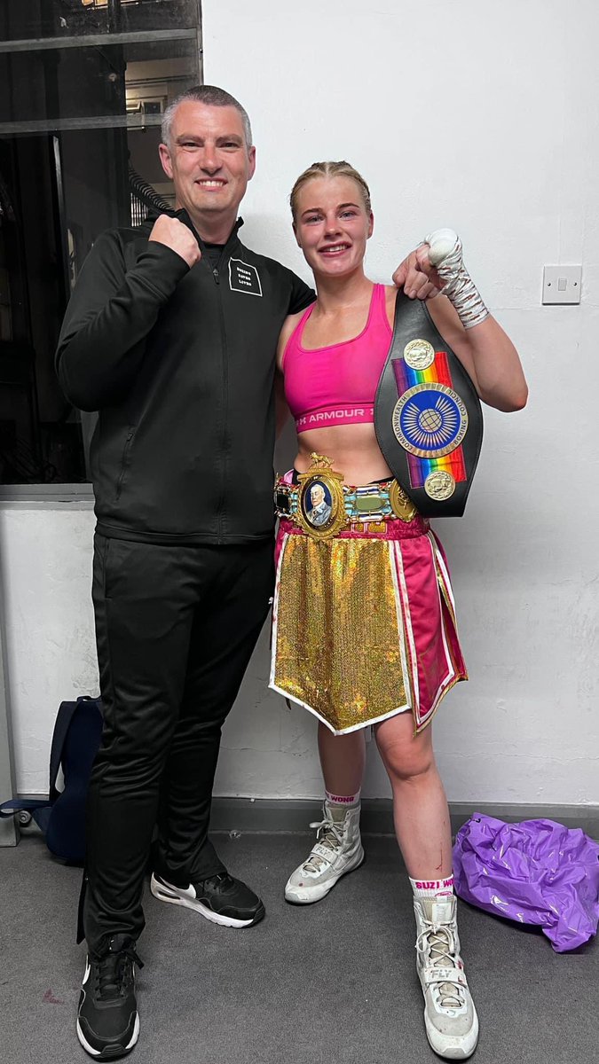 Back to celebrating Luton’s #influentialwomen . Tysie Gallagher was crowned Britain’s FIRST EVER women’s Super Bantamweight Champion last night. Congratulations to the @boxinsaveslives team and to Luton’s first female professional boxer for making history again!