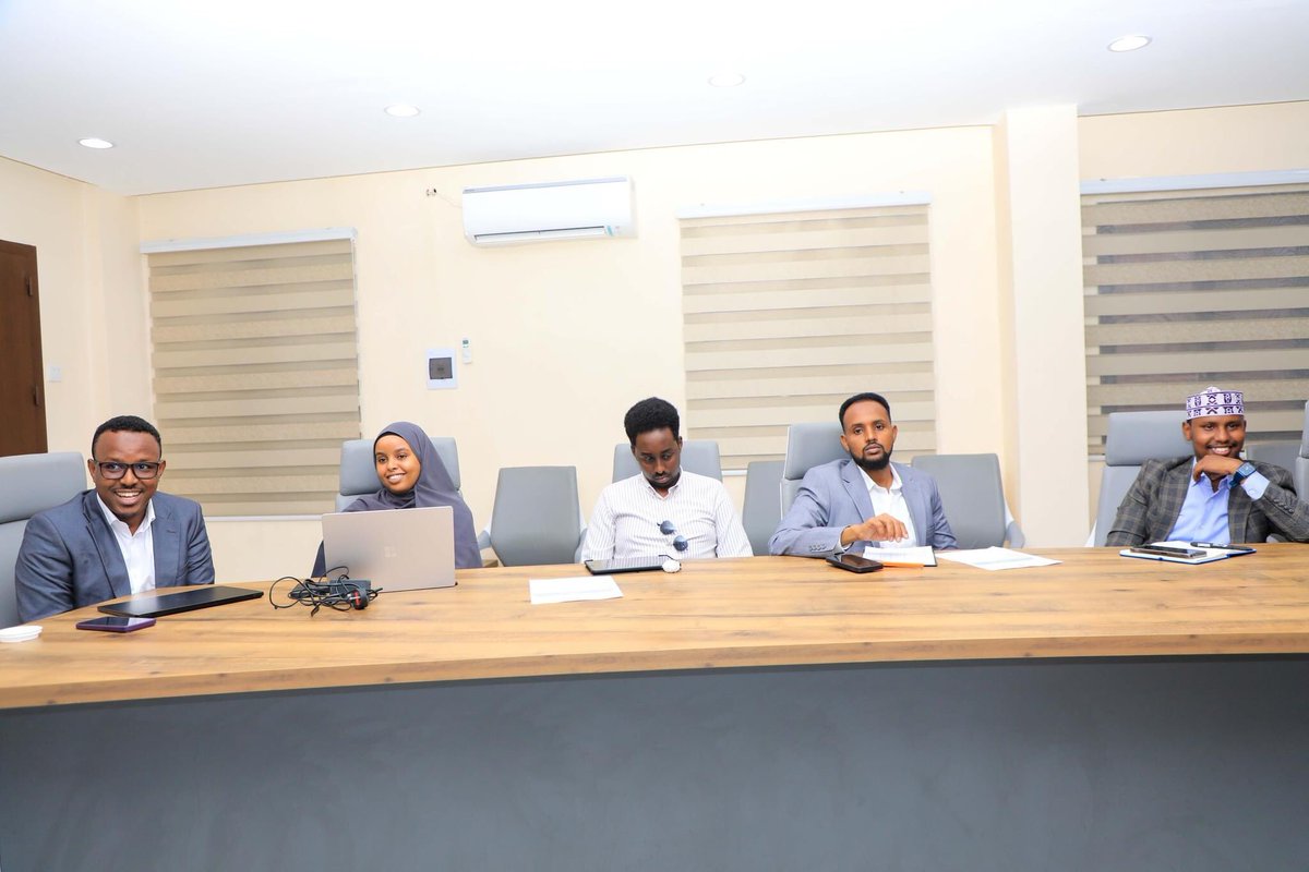 SoDMA_Somalia's tweet photo. 1/2. Commissioner @MahamuudMoallim led a meeting to expedite agency work and ensure smooth operation of departments. The meeting discussed agency alerts and warnings, as well as the development and disappearance of Tropical #Cyclonelaly in May 2024. https://t.co/c1P3J4MmO7