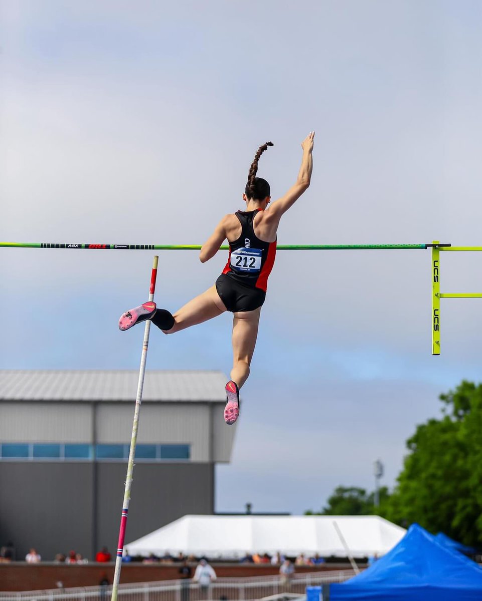Congratulations to @abbyknouff ‘21, our OHSAA state Champion in the pole vault who advanced to the National Championships in Eugene, OR, June 5-8 after clearing an outdoor personal best mark of 4.30m / 14’ 1.25” in the women’s pole vault!! Abby is at @uofcincy