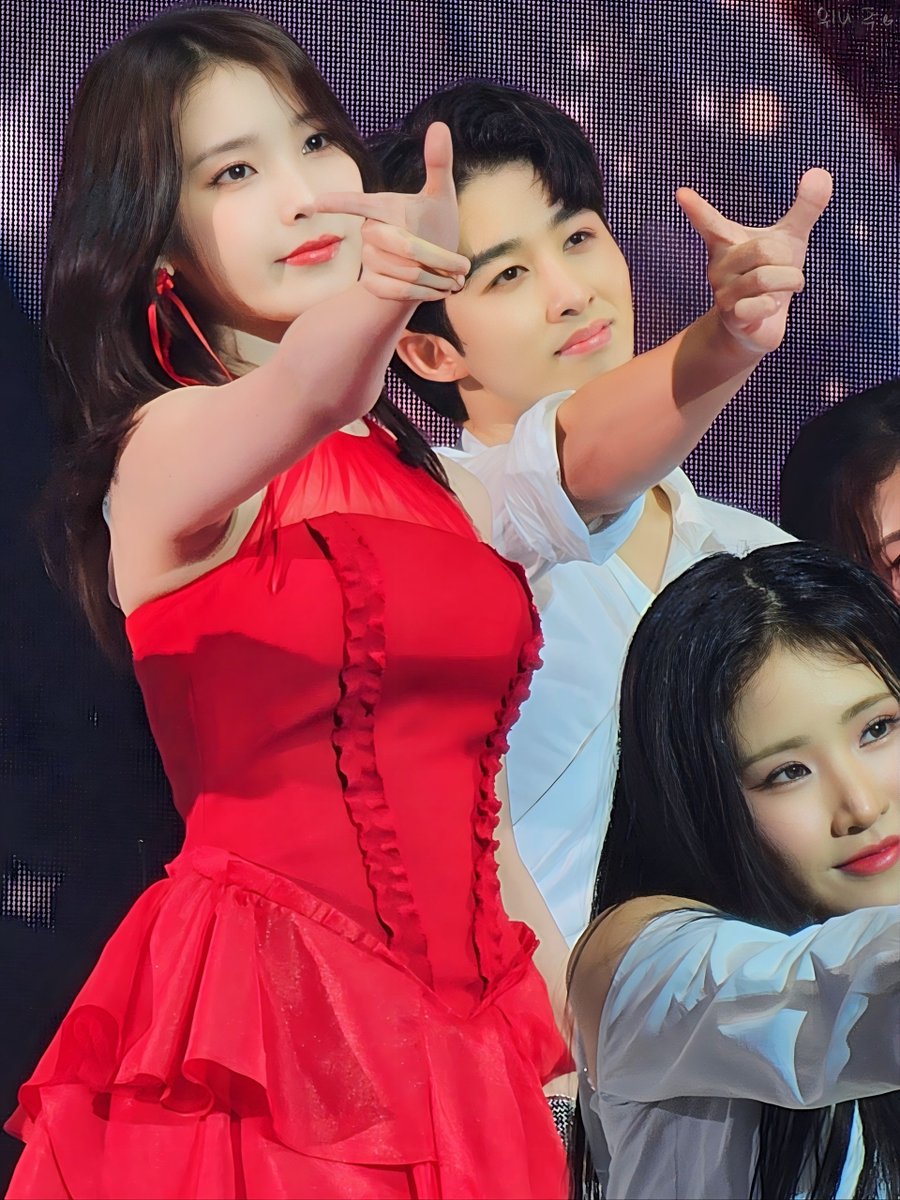 wyjc516's tweet photo. 홍콩콘 Day 1 Outfit 4
#IU #아이유 #IU_WORLD_TOUR #HEREH_WORLD_TOUR #HEREH_WORLD_TOUR_IN_HONGKONG https://t.co/yEeFDeI2Ku
