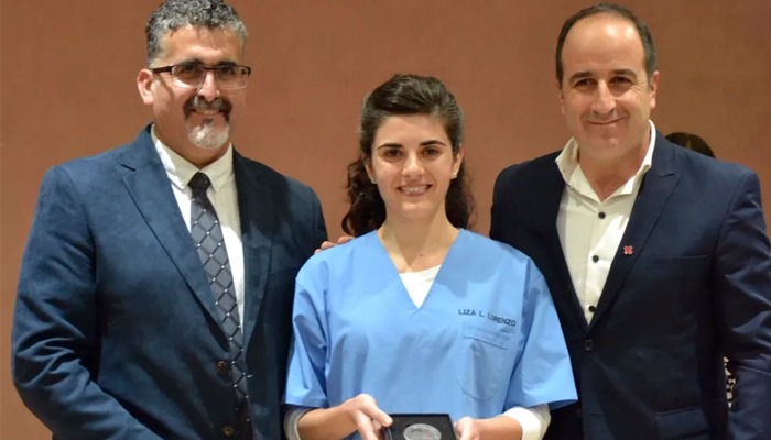 deloestedigital's tweet photo. El mejor promedio de todos los institutos de la Cruz Roja Argentina lo tiene una sanrafaelina. https://t.co/GoodQNLDdV https://t.co/sAEFzmOcpc