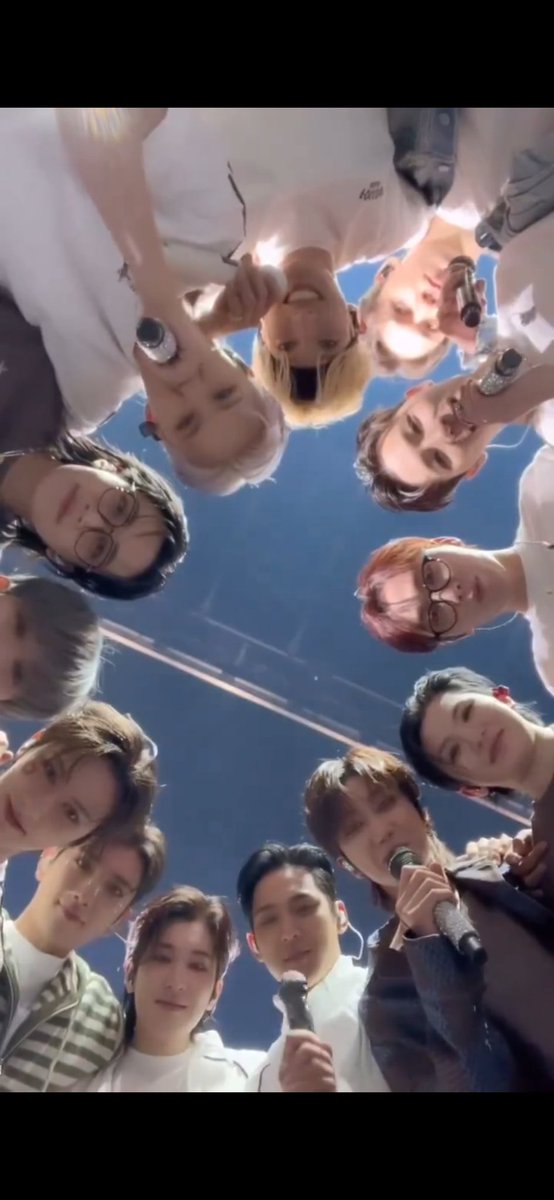 i love my team, i love my crew 😭🤍