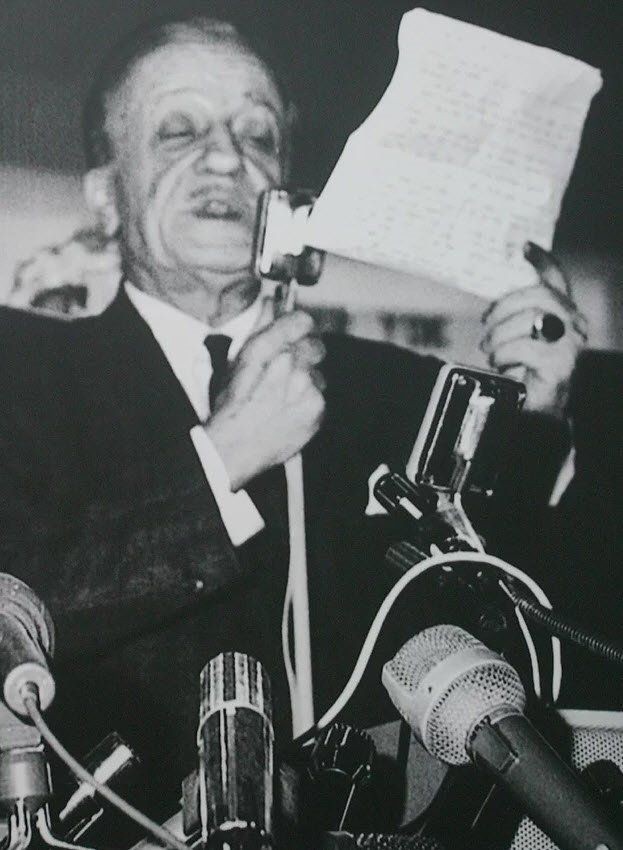 Üstad Necip Fazıl Kısakürek'i vefatının sene-i devriyesinde rahmetle anıyoruz .