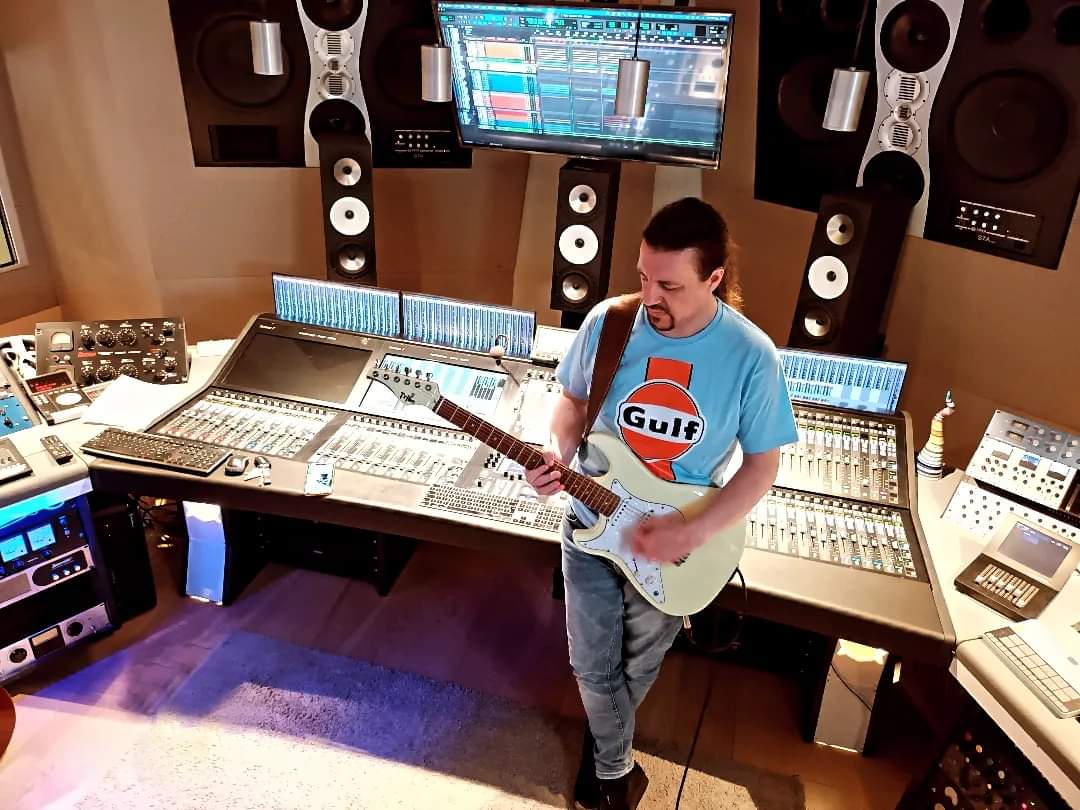 APudva's tweet photo. Recording @TribeGuitars @magrabostraps @TeknosignIT @Line6  #recordingstudio #studiosession #guitar https://t.co/PVJgCwTvnG