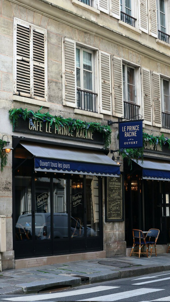 A stroll in Saint-Germain...#Paris #Travel #SaturdayVibes #France #Saturday #cafe #weekend  📸  Satvik  💖💞