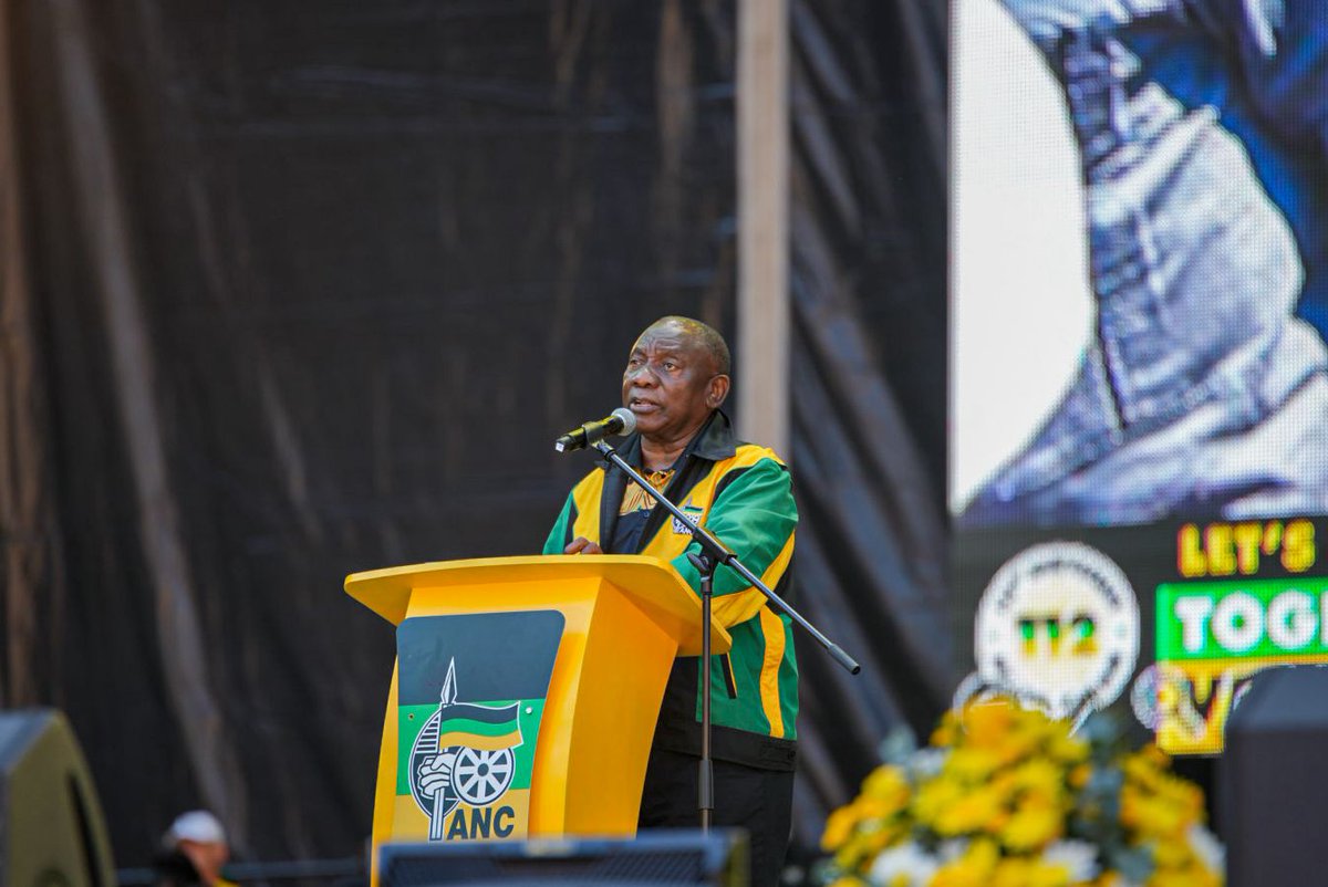 MYANC's tweet photo. ANC President, Comrade Cyril Ramaphosa, addresses ANC’s #SiyanqobaRally, at FNB Stadium, Johannesburg.   

#VoteANC2024  
#LetsDoMoreTogether https://t.co/2n5wetW6Ai