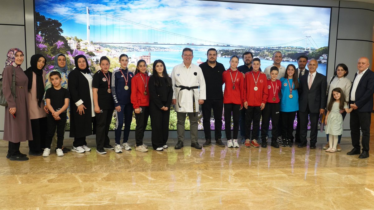 Ayazağa Barış Kılıç Karate Okulları’ndan sporcu kardeşlerimiz ve antrenörleri Sn. Barış Kılıç misafirimiz oldu. 💪 31 Mayıs-2 Haziran tarihlerinde İstanbul’da düzenlenecek olan Balkan Karate Şampiyonası’nda 5 sporcumuz ve antrenörümüz Sn. Barış Kılıç ülkemizi ve Sarıyerimizi