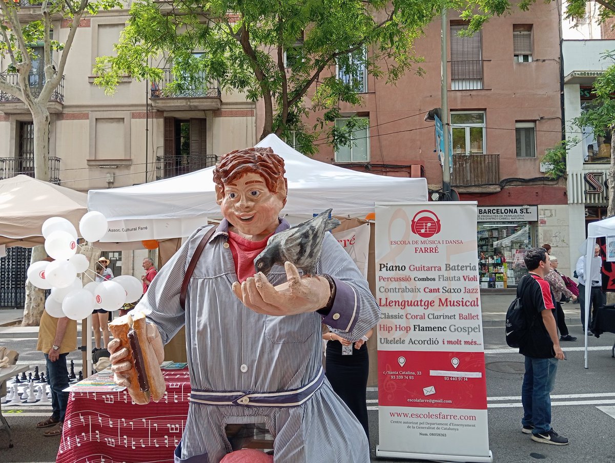 50Farre's tweet photo. Seguim aquest dia tan fantàstic amb la visita dels gegants.
@borinots
@AgusGiralt
@secretariat_shb
@CotxeresCasinet
@secretariat_shb
@bcn_ajuntament
@BCN_SantsMont
 #Firentitats https://t.co/XiB93oLgPd