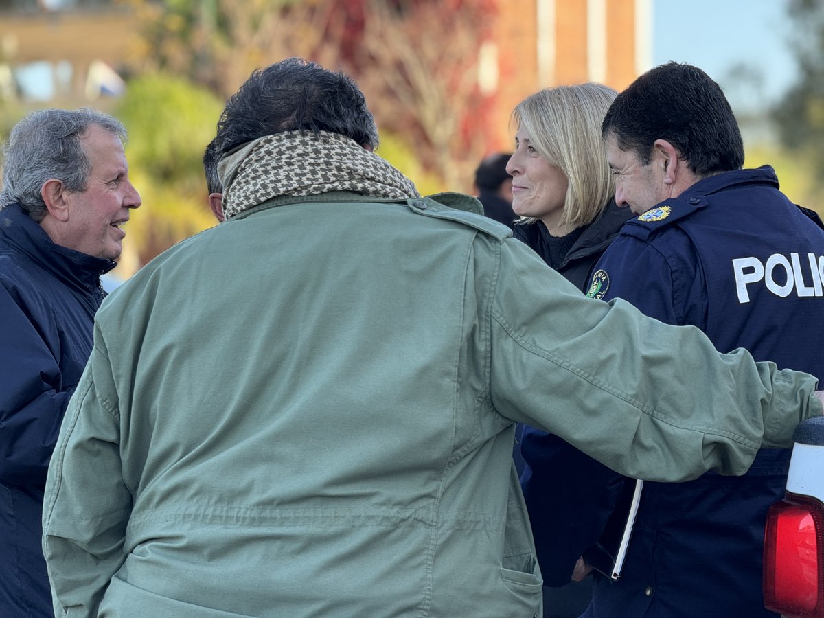 MGAPUruguay's tweet photo. #AHORA el ministro (i) @ignacio_buffa, la directora @mfmaldonado_ el director de #DGRN Martín Mattos, el director del #SNIG Gabriel Osorio y equipo del #MGAP llegan al local de la Sociedad de Fomento Treinta y Tres para participar del 107 Congreso Anual de @federacionrural https://t.co/TsLOdkFqFG