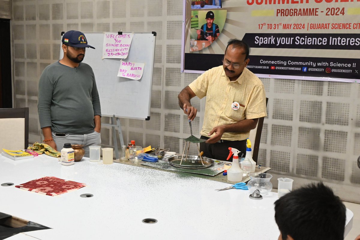 GujScienceCity's tweet image. Chemistry Came Alive: Students Experienced the Thrills of Scientific Discovery in the &apos;Wonders of Chemistry&apos; Workshop Held Under the #SummerScienceProgram at Gujarat Science City.
#chalosciencecity @indiadst @dstgujarat @jbvadar @InfoGujarat @drvrajesh