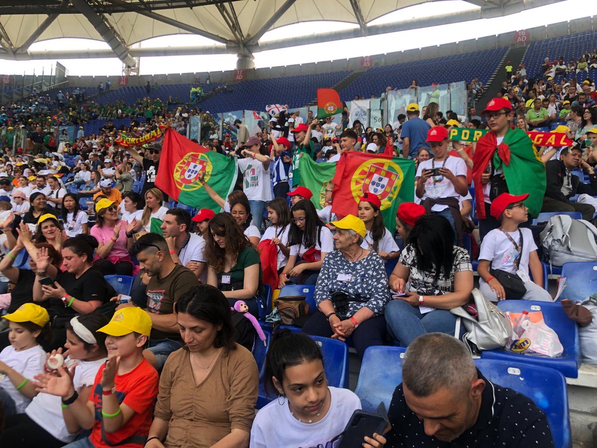#EnDirecto Jornada Mundial de los Niños: Encuentro con el #PapaFrancisco en el Estadio Olímpico #Roma facebook.com/vaticannews.es…