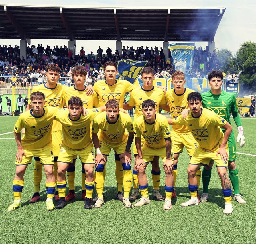 Modena_FC_1912's tweet photo. 🟡🔵🔊 #ModPro | 𝗙𝗢𝗥𝗭𝗔 𝗥𝗔𝗚𝗔𝗭𝗭𝗜‼️
#DaiGialli #FinalePrimavera3 https://t.co/aU0Ikd7sOb