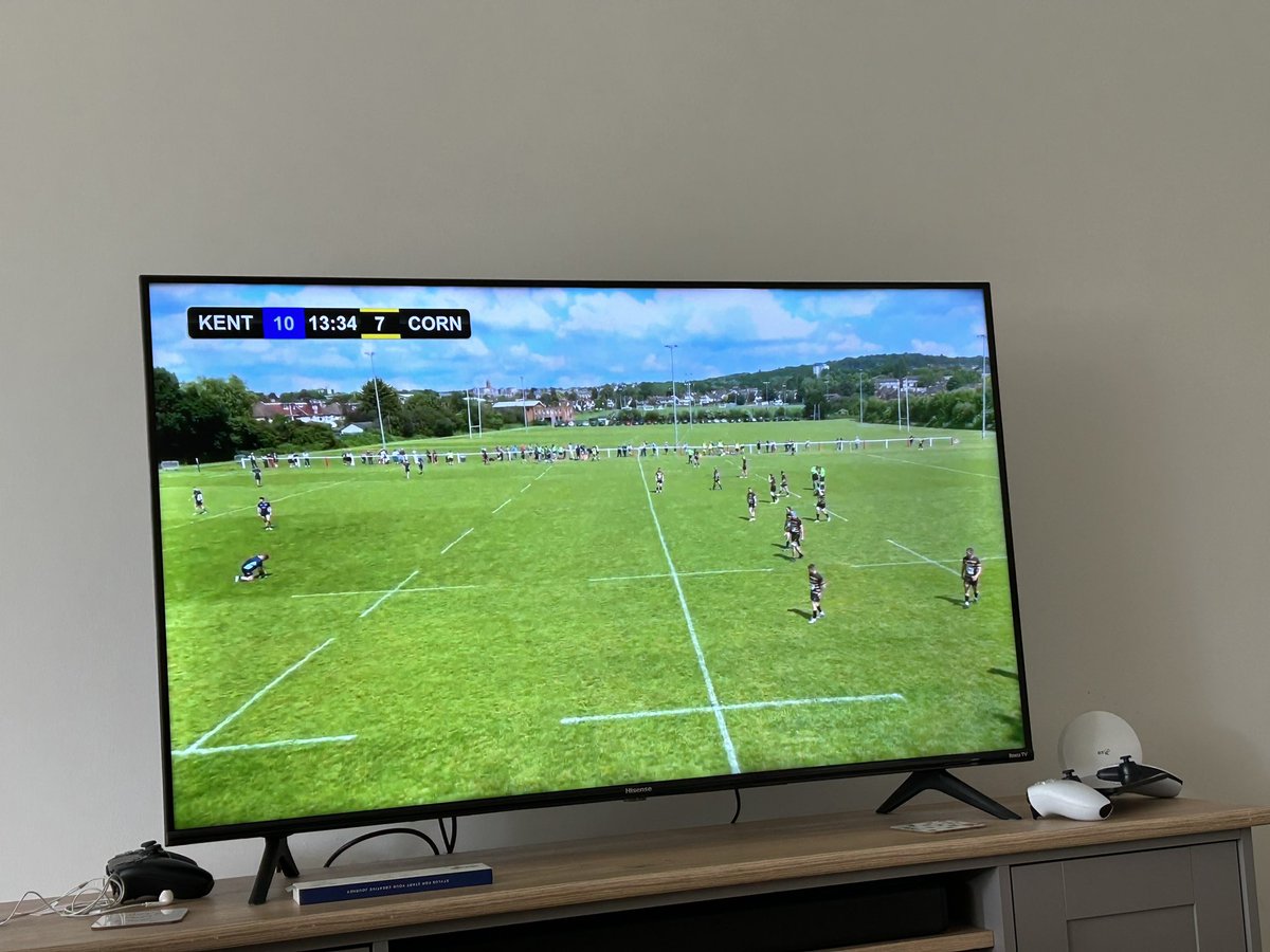 Can’t make it to the club, so watching <a href="/KentRugby/">Kent Rugby</a> v <a href="/Cornwallrugby/">Cornwall RFU 〓〓</a> on the tellybox. Just look at the amazing pitches at <a href="/CPRFC/">Charlton Park RFC</a> (which is a brilliant family club if you’re looking for a club in south east London).