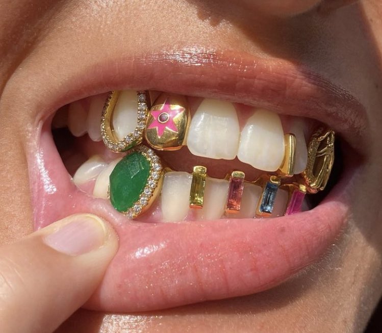 Shtreetwear's tweet photo. Candy Grillz by Horus Joalheria https://t.co/XR9XJI7F89