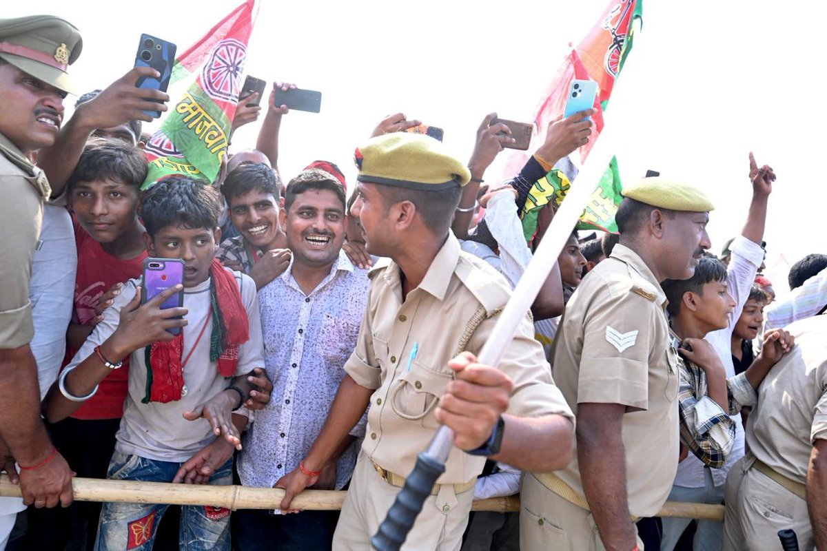 Akhilesh Yadav (@yadavakhilesh) on Twitter photo 