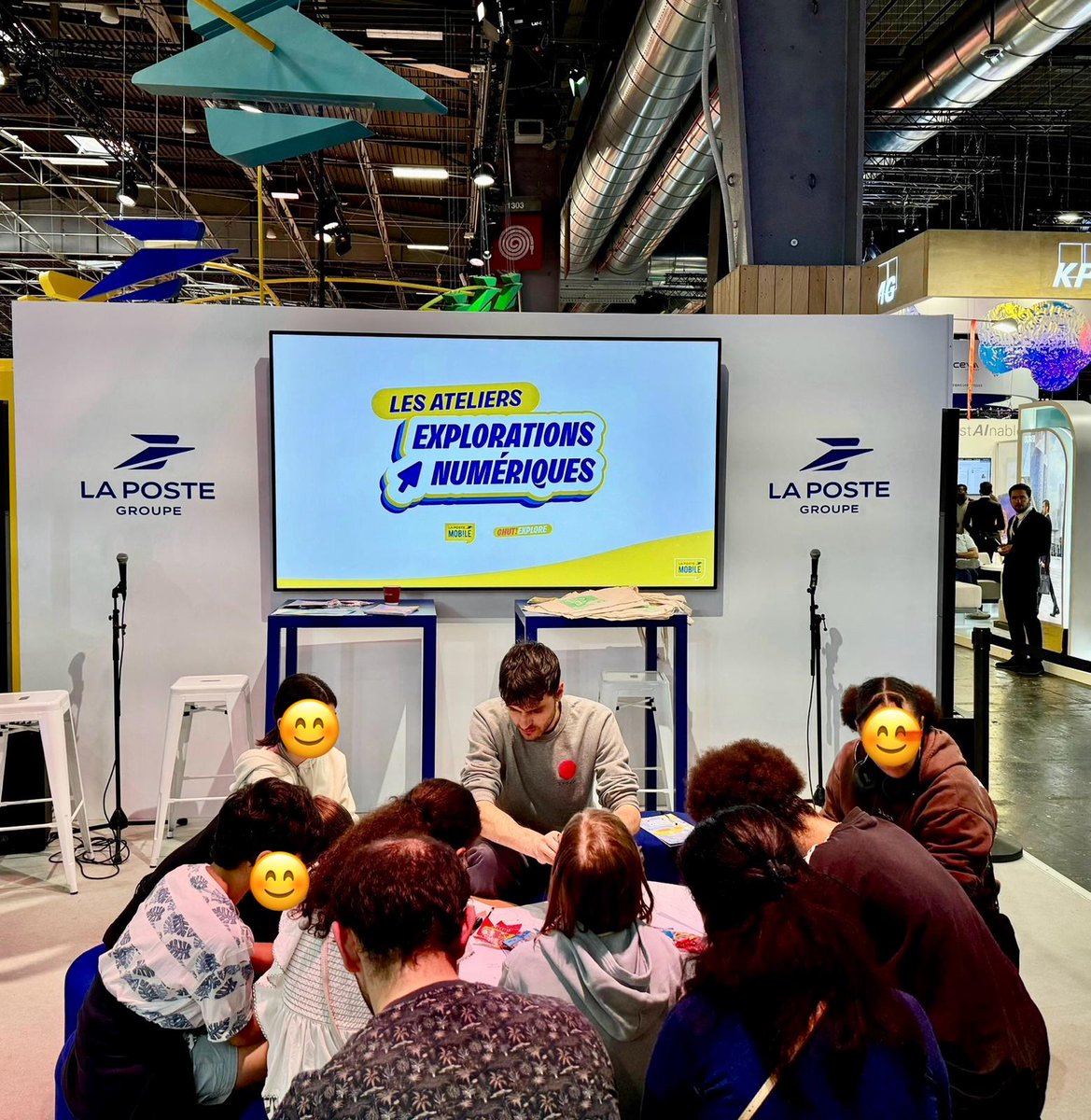 LaurentAlaus's tweet image. #Vivatech x @Chut_magazine

💥 Formation au numérique !
 
Bravo à @Chut_magazine &amp;amp; @lapostemobile pour proposer des ateliers d'éducation au numérique lors de ce #Vivatech 2024 !!!

Avec la team Chut! : @MatteoBisicchia @Madame_Aurore @Sophie_Chut 🤝
-----
@nelbro  @anne_bioulac…