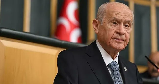 Devlet Bahçeli: 'Köpekleri uyutacaklarmış. Ama bu uyutma nedir, kim yapacak, sınırı ne kadar, kaç saat uyutacaklar? Bunlar tabii belirsiz. Genellikle öğlen sıcağında uyurlar.'