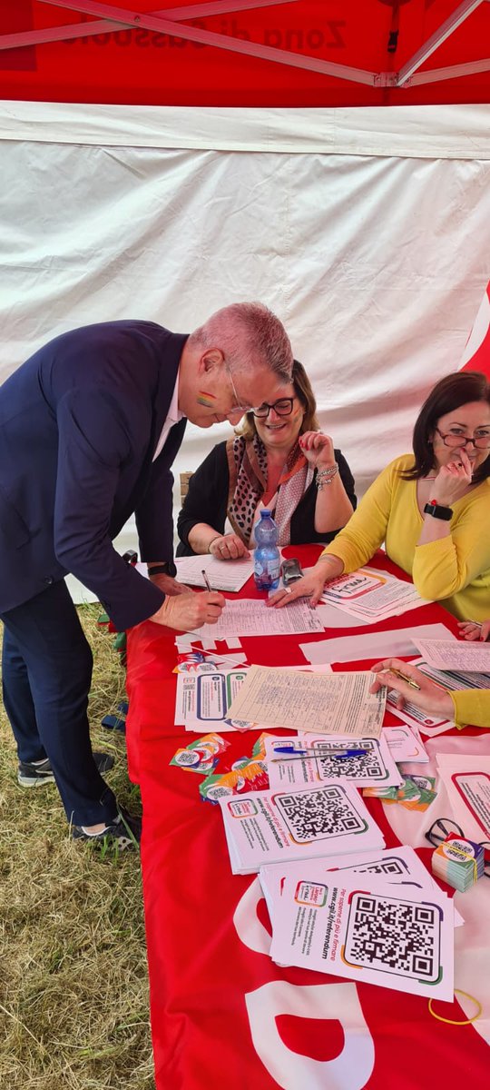 Tetovaccari's tweet image. Oggi al #ModenaPride per sostenere  parità dei diritti e maggiore giustizia sociale. Ho anche firmato i referendum #CGIL per superare precarietà e rendere il lavoro più sicuro, per innalzare, con la reintegrazione, le tutele contro i licenziamenti illegittimi. Lavoro bene comune