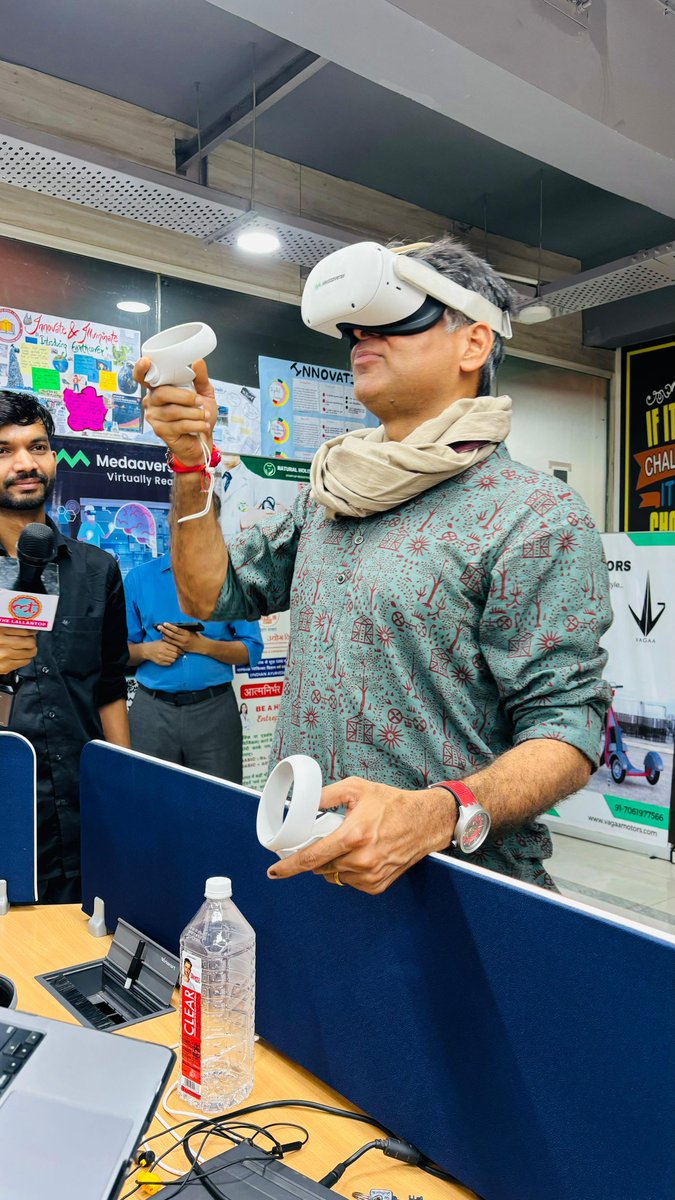 HKishor4you's tweet photo. What a Exciting day at yesterday at @FollowBhub ! 

@saurabhtop , the Founder of The @TheLallantop, visited our office and engaged with Bihar's dynamic startups, capturing their innovative stories and entrepreneurial spirit.

#Startups #Bihar #Patna #Business #Bhub #Technology https://t.co/DBlLRnJY7W
