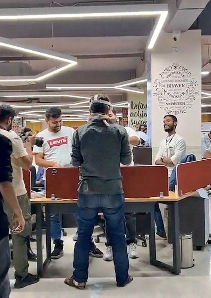 HKishor4you's tweet photo. What a Exciting day at yesterday at @FollowBhub ! 

@saurabhtop , the Founder of The @TheLallantop, visited our office and engaged with Bihar's dynamic startups, capturing their innovative stories and entrepreneurial spirit.

#Startups #Bihar #Patna #Business #Bhub #Technology https://t.co/DBlLRnJY7W